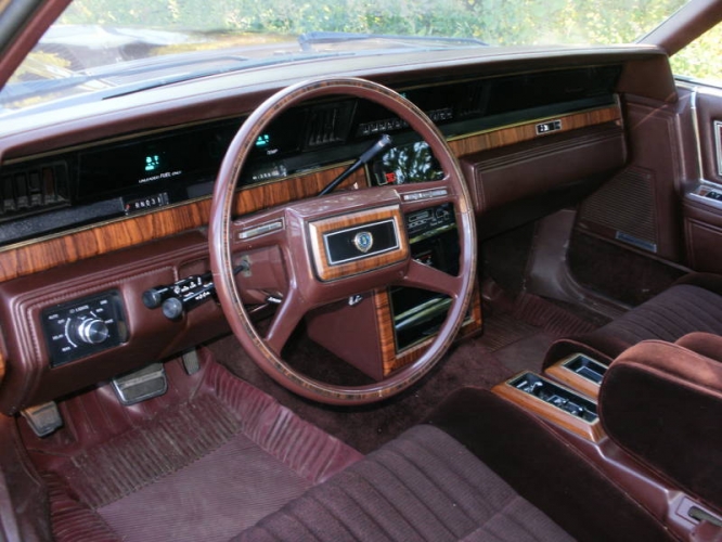 [Immagine: 1982-lincoln-continental-sedan_3916196.jpg]