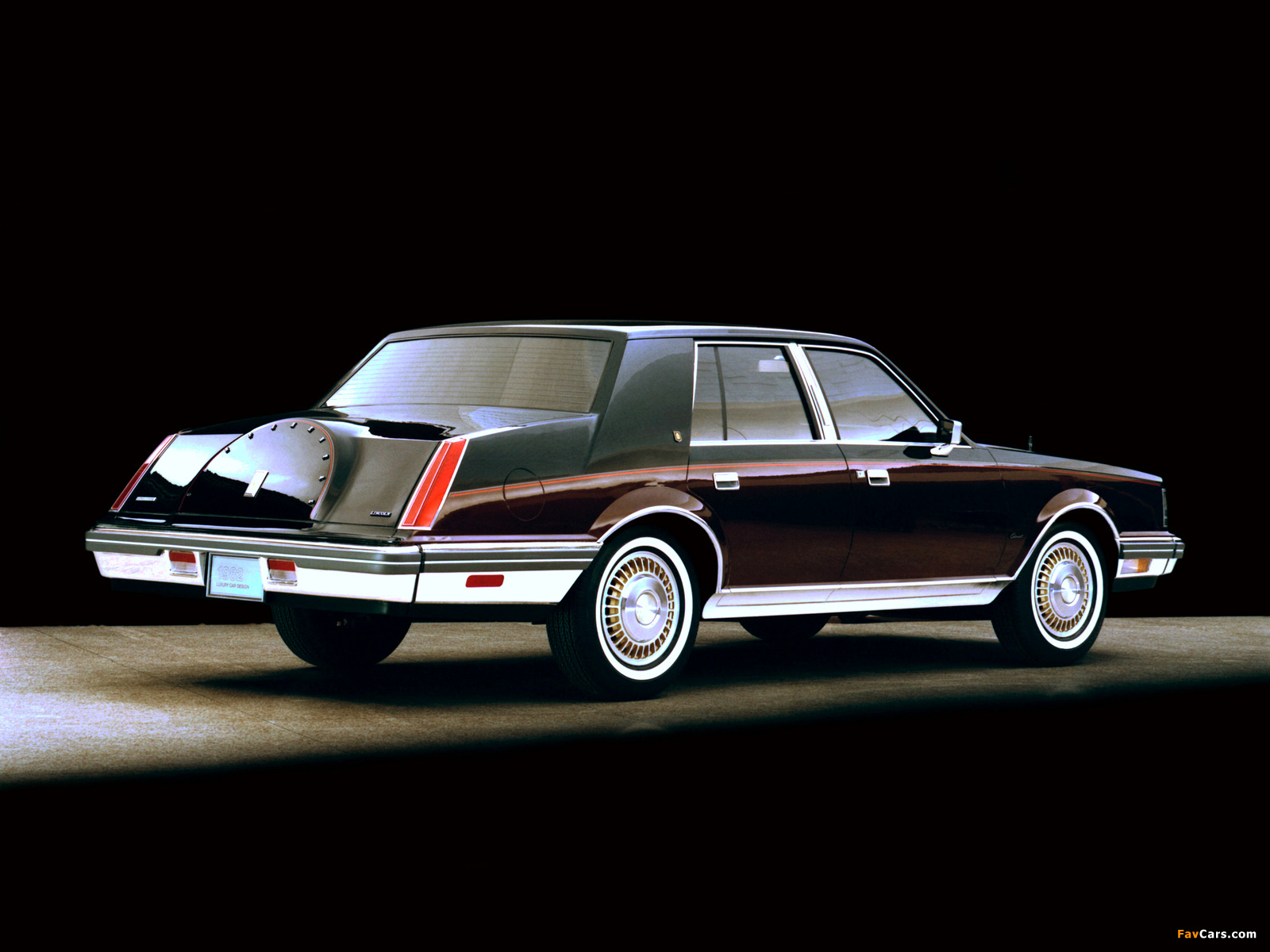 [Immagine: images_lincoln_continental_1982_1.jpg]