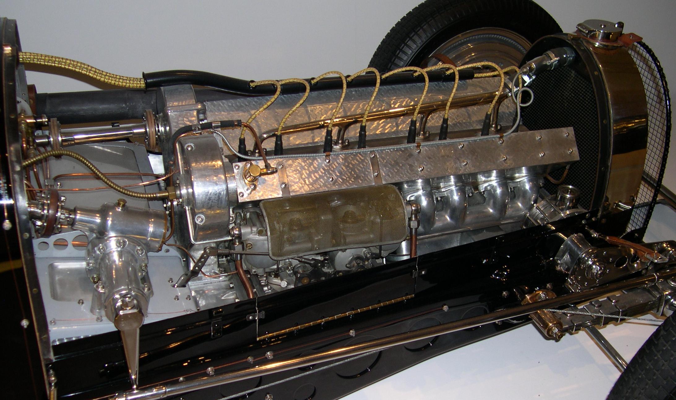 [Immagine: 1933_Bugatti_Type_59_Grand_Prix_engine.jpg]